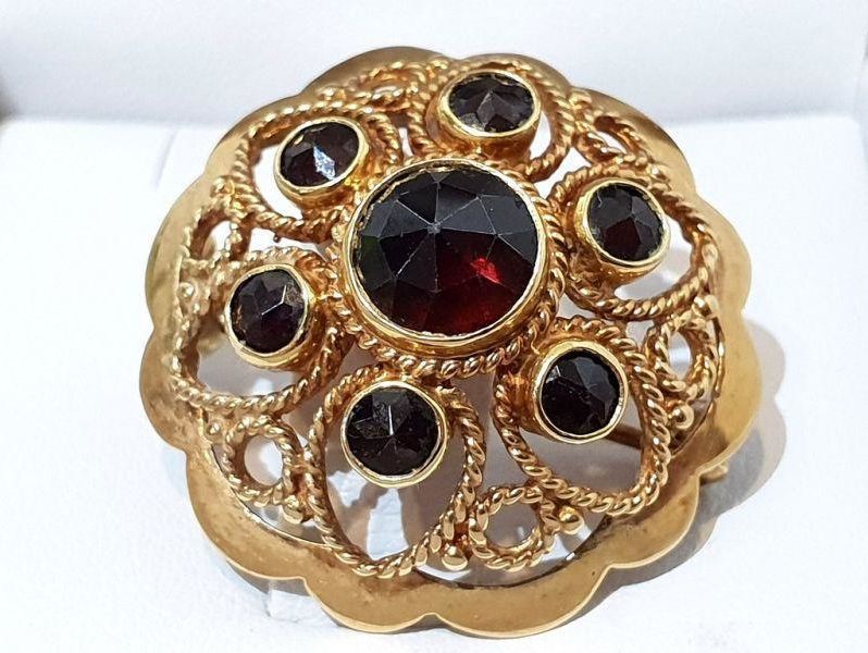 zlota-broszka-z-granatem-kamien-granat