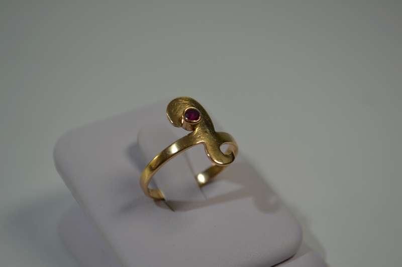 nietypowy-zloty-pierscionek-z-oczkiem-585-r17-marka-inna-marka