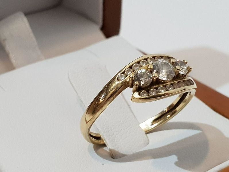 zloty-pierscionek-585-289g-motyw-inny-ksztalt