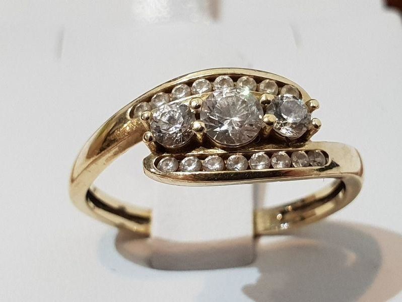 zloty-pierscionek-585-289g-plec-produkt-damski