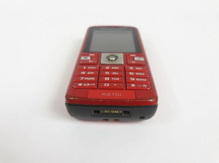 sony-ericson-k610i-bialy-wyswietlacz-kolor-czerwony