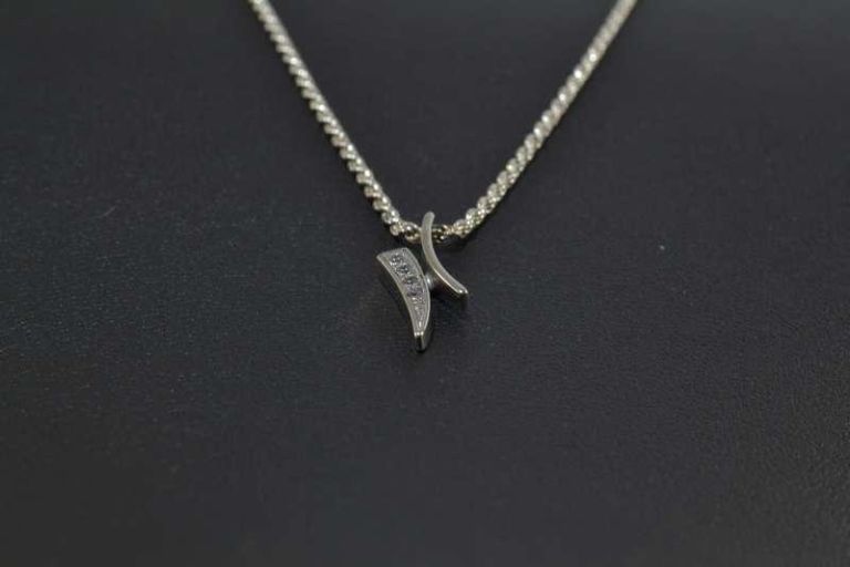 zlota-zawieszka-pr585-117g-cechy-brak