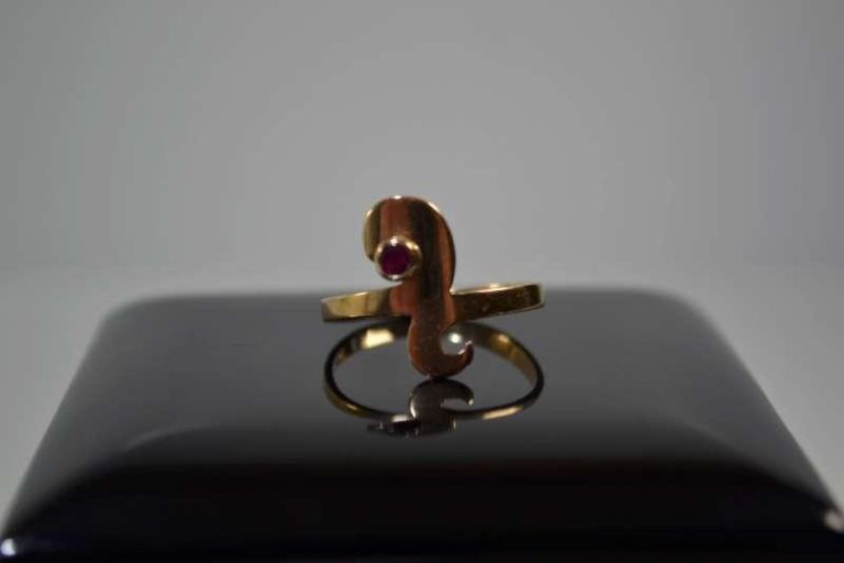 nietypowy-zloty-pierscionek-z-oczkiem-585-r17-motyw-inny-ksztalt