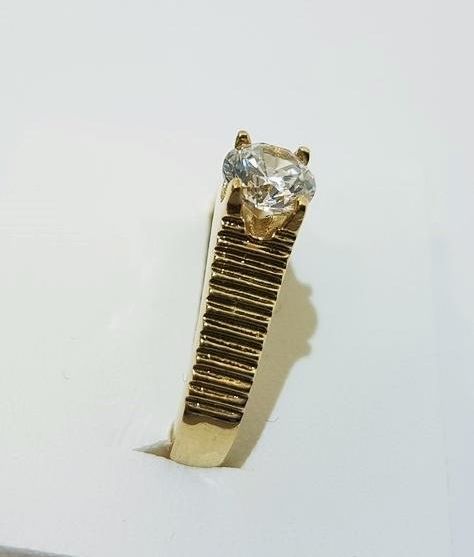 piekny-pierscionek-pr585-material-zloto