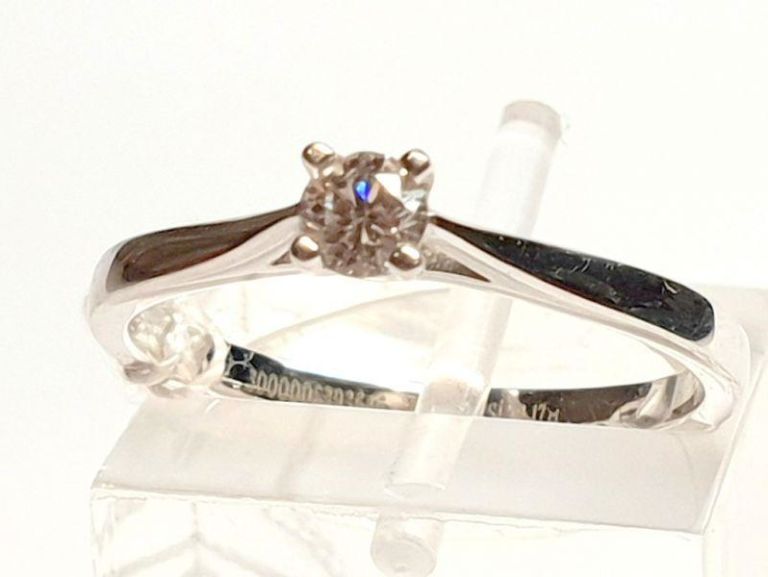 pierscionek-z-diamentem-017ct-stan-uzywany