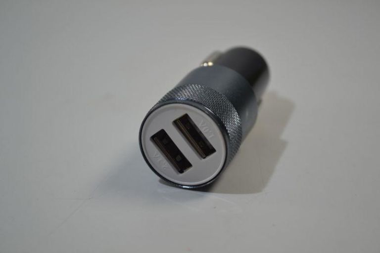 ladowarka-samochodowa-aluminiowa-vega-2x-usb-stan-nowy