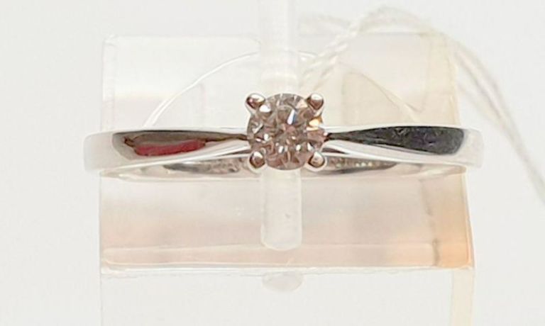 pierscionek-z-diamentem-017ct-motyw-brak