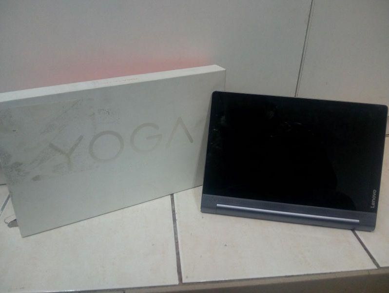tablet-yoga-tab3-pro-ladowarka-pudelko-zlacza-microusb-typ-b