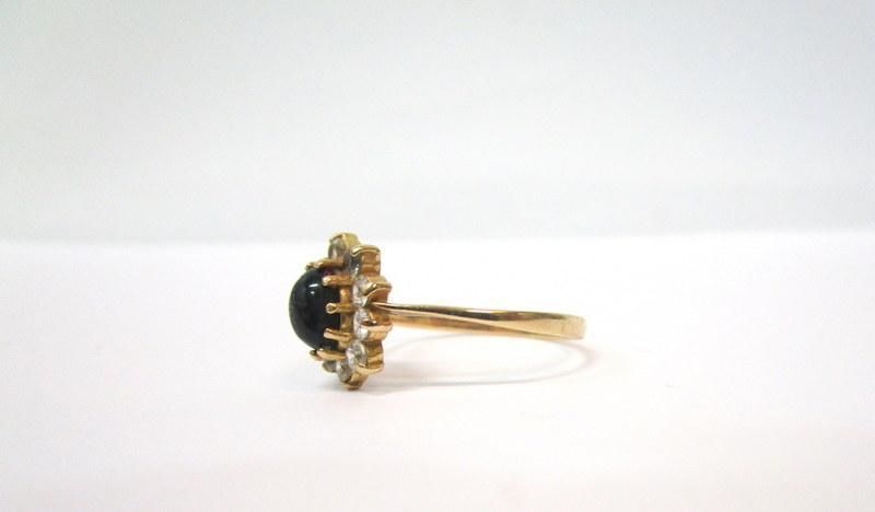 pierscionek-z-czarnym-oczkiem-kamien-inny-kamien