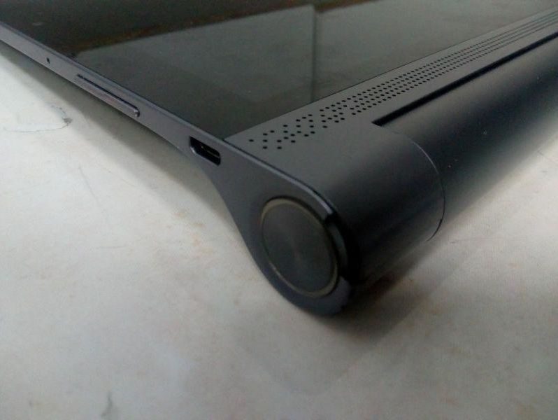 tablet-yoga-tab3-pro-ladowarka-pudelko-marka-lenovo