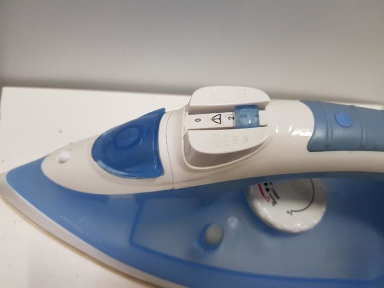 zelazko-opti-zl-5722-kolor-dominujacy-czarny