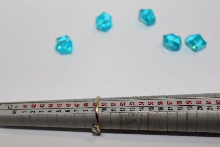 pierscionek-z-diamentami-160g-pr585-rodzaj-2205-16