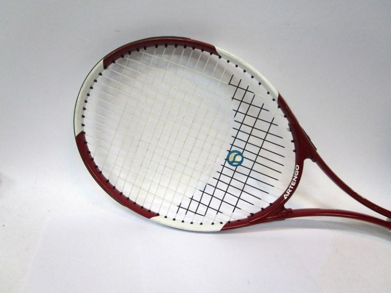 rakieta-do-tenisa-artengo-marka-1234