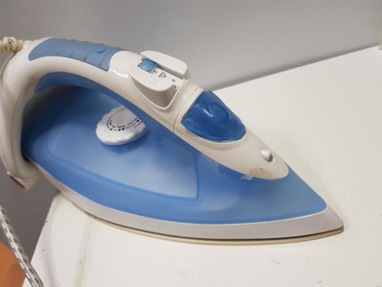 zelazko-opti-zl-5722-rodzaj-zelazka-parowe