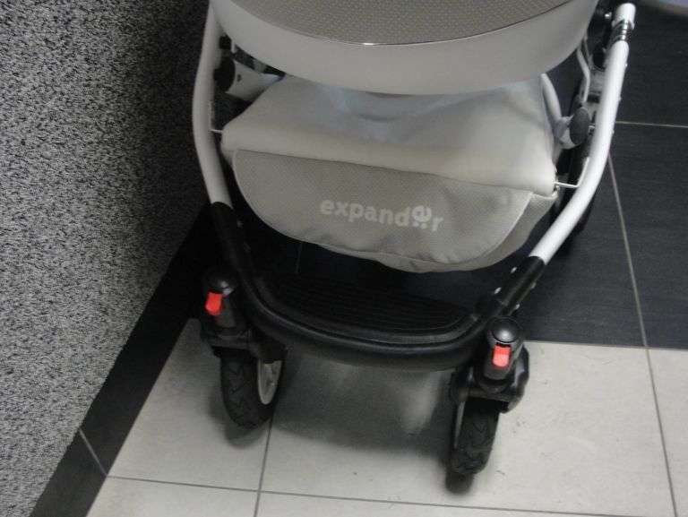 wozek-2in1-expander-essence-kolor-czern