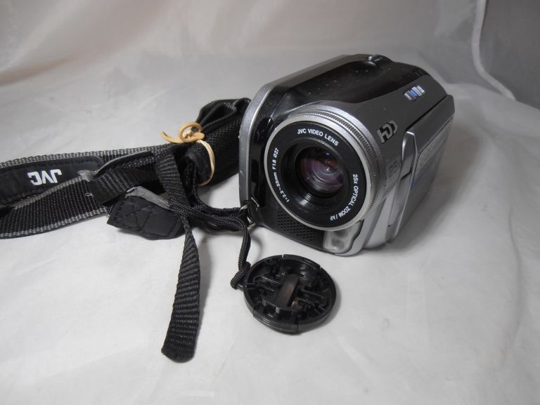 KAMERA JVC GZ-MC20E 20 GB! OPIS