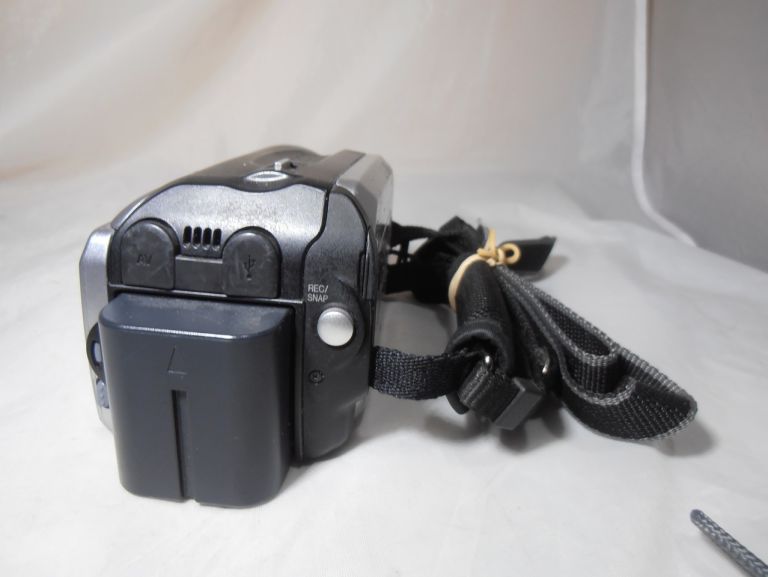 KAMERA JVC GZ-MC20E 20 GB! OPIS