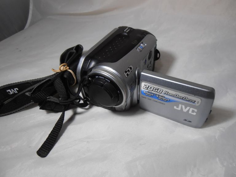 KAMERA JVC GZ-MC20E 20 GB! OPIS