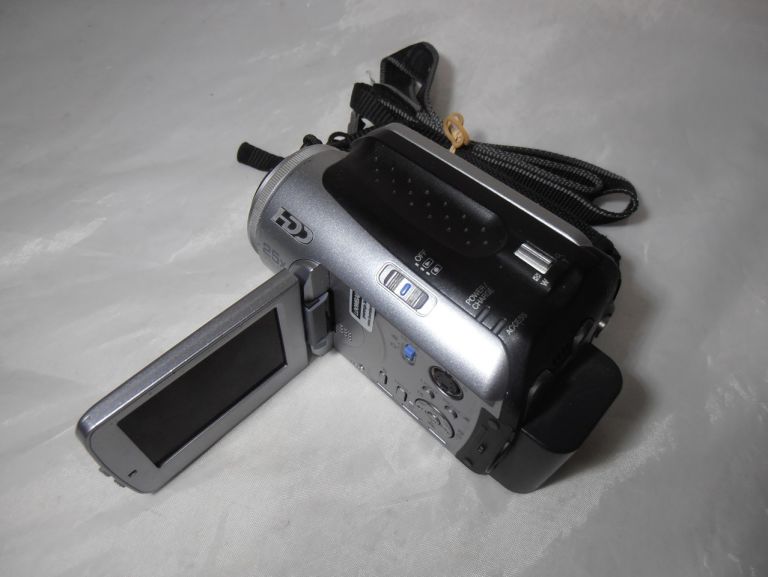 KAMERA JVC GZ-MC20E 20 GB! OPIS