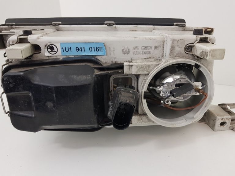 LAMPA PRZEDNIA PRAWA OCTAVIA 1 1U1 941 016E