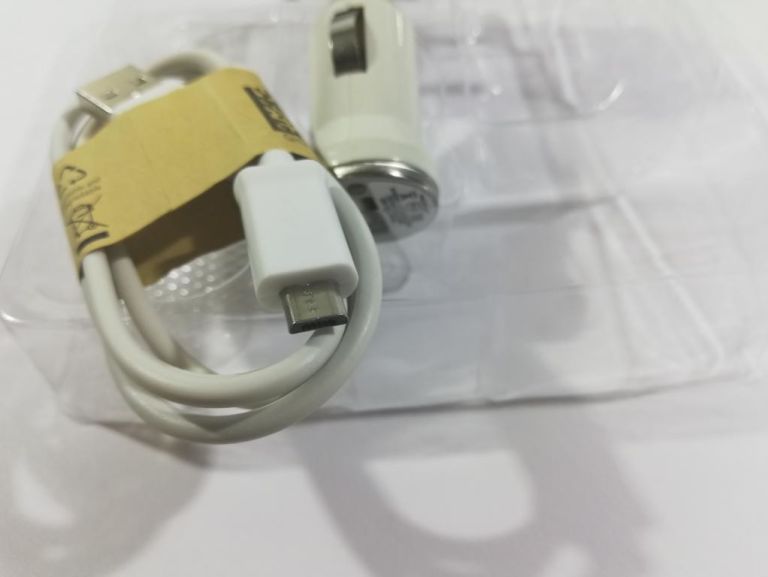 ladowarka-micro-usb-typ-b-koncowka-samochodowa-marka-micro