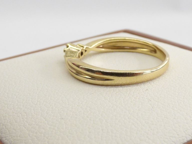 zloty-pierscionek-z-diamentem-585-r11-204g-material-zloto