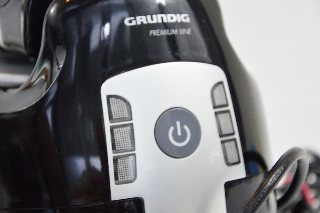 zelazko-stacja-parowa-grundig-sis-8250-uszkodzona-marka-grundig