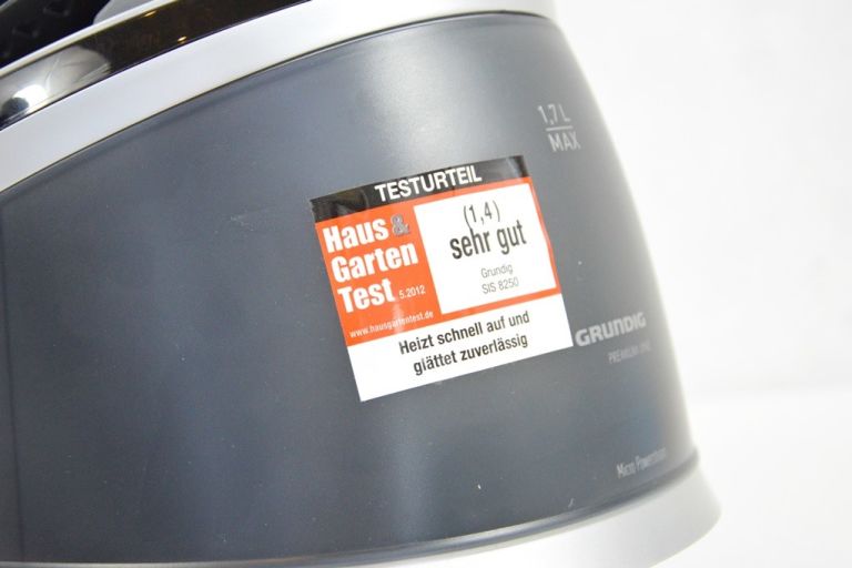 zelazko-stacja-parowa-grundig-sis-8250-uszkodzona-model-sis-8250-gmn-0830