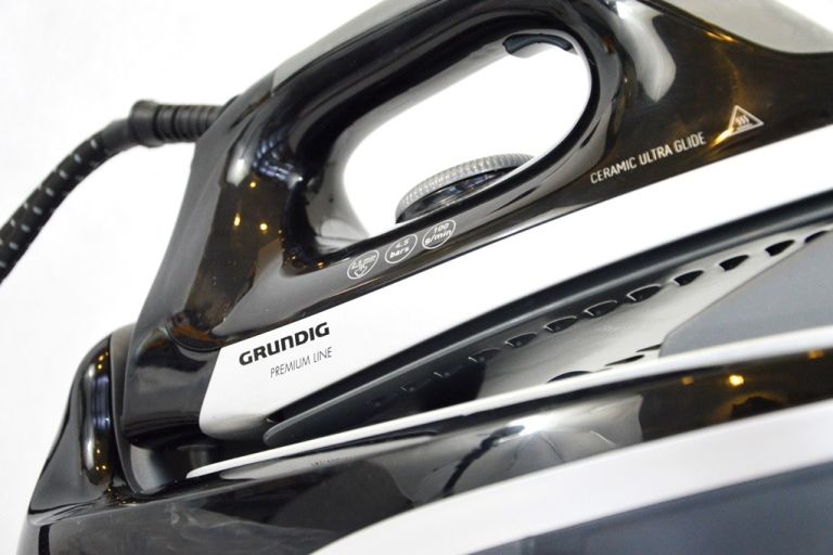 zelazko-stacja-parowa-grundig-sis-8250-uszkodzona-moc-2400