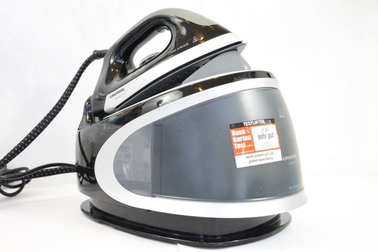 zelazko-stacja-parowa-grundig-sis-8250-uszkodzona-kolor-dominujacy-czarny