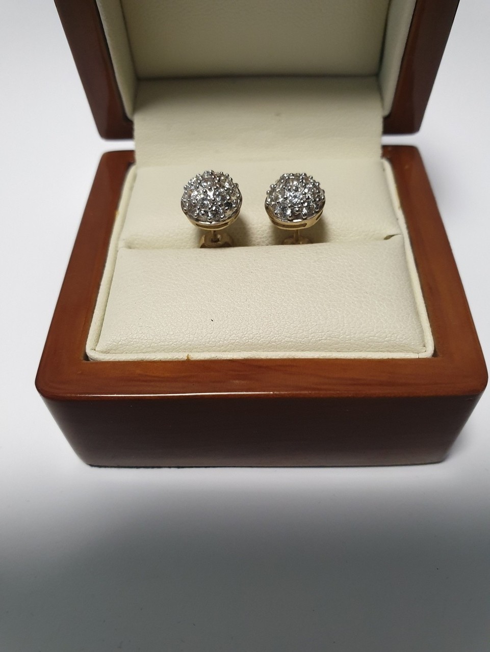 zlote-kolczyki-rodzaj-wyrob-jubilerski