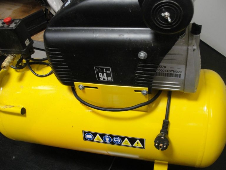 kompresor-olejowy-stanley-fc25-50-cm-25-wydajnosc-teoretyczna-210