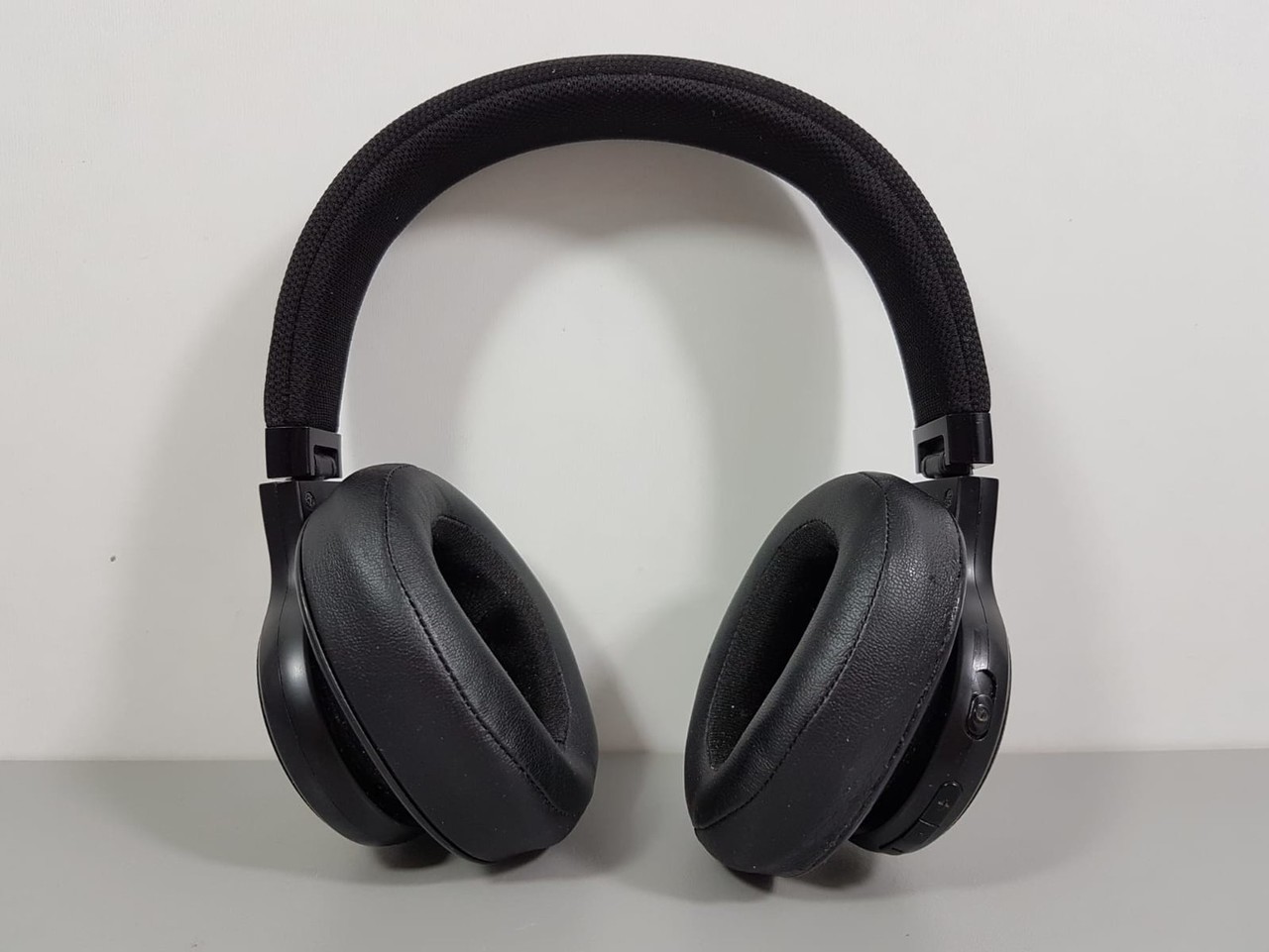 bezprzewodowe-sluchawki-jbl-e55bt-mega-okazja-stan-uzywany