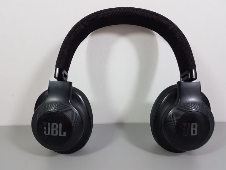 bezprzewodowe-sluchawki-jbl-e55bt-mega-okazja-marka-jbl