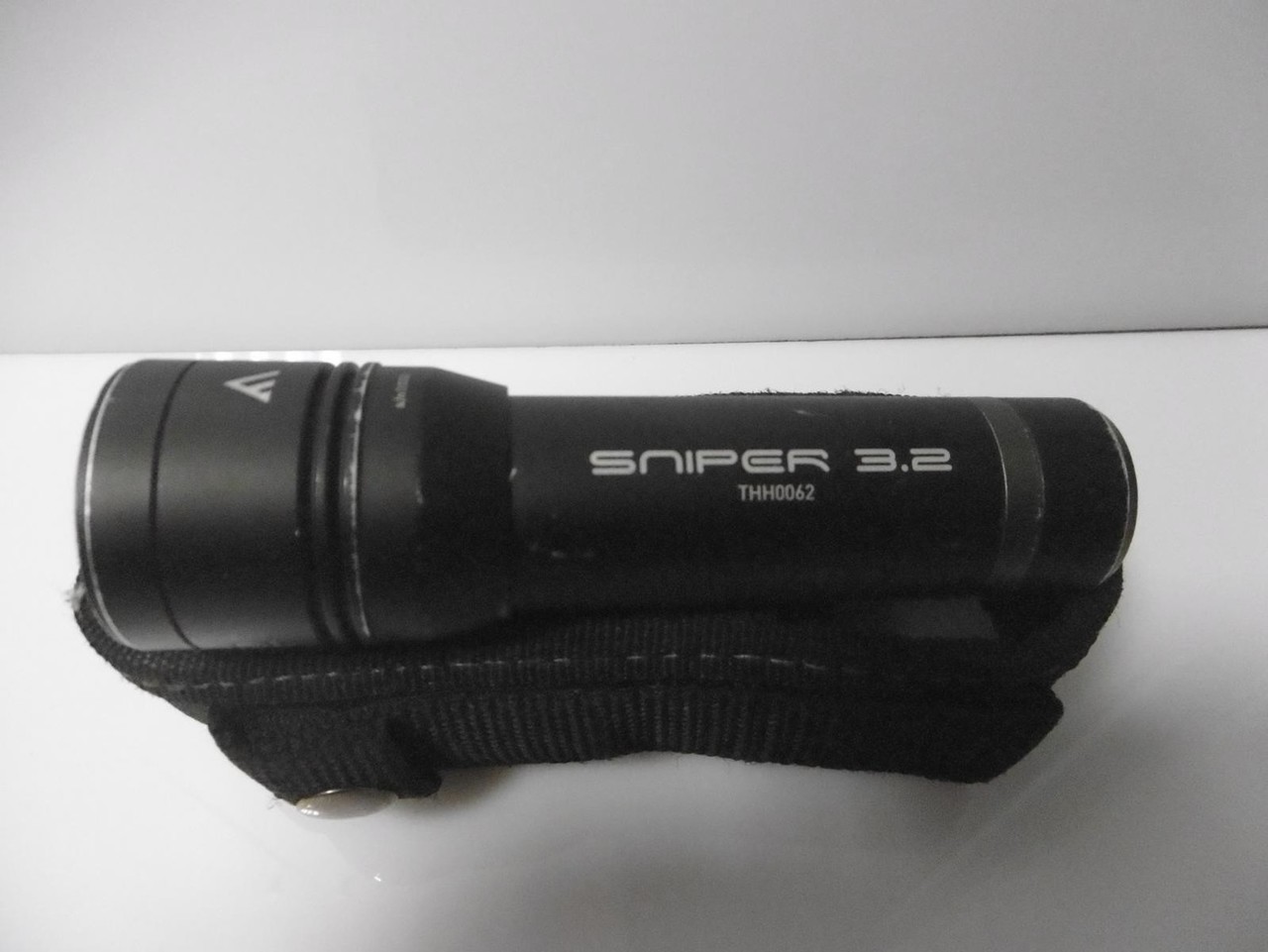 latarka-mactronic-sniper-32-etui-stan-uzywany