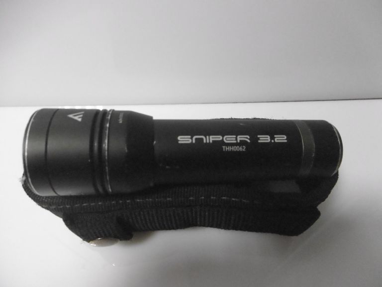 latarka-mactronic-sniper-32-etui-stan-uzywany