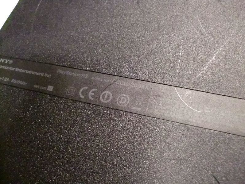 konsola-sony-ps3-wersja-konsoli-slim