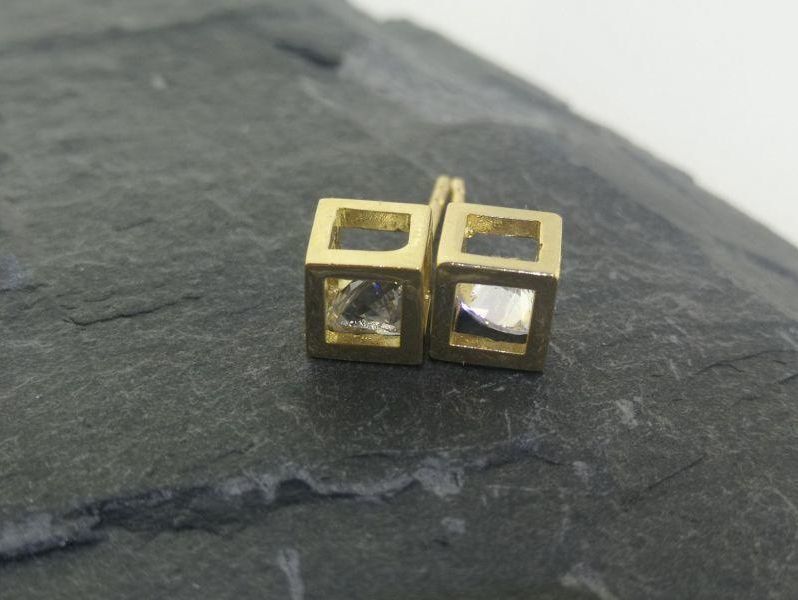 nowe-zlote-kolczyki-585-237-kostki-3d-z-cyrkonia-material-zloto