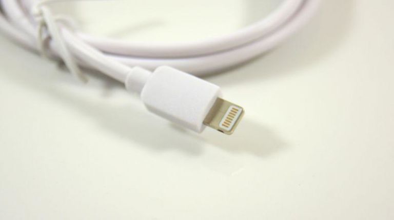 ladowarka-iphone-ean-gtin-7446826717778