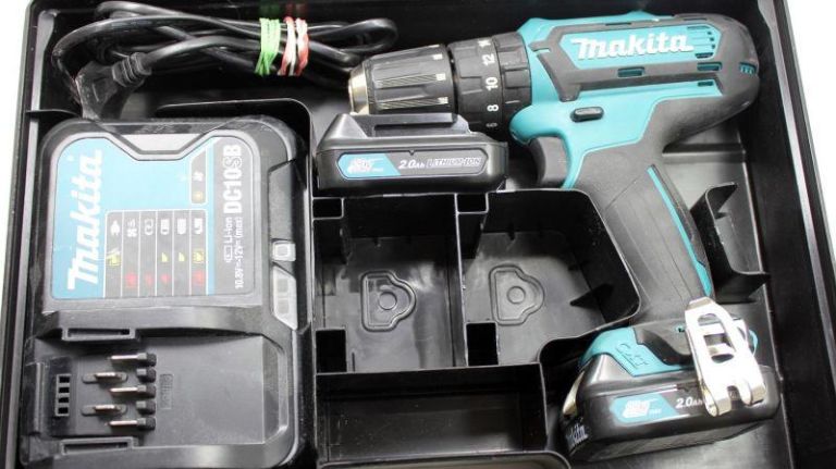 wkretarka-udarowa-makita-hp331d-2-x-aku-walizka-stan-uzywany