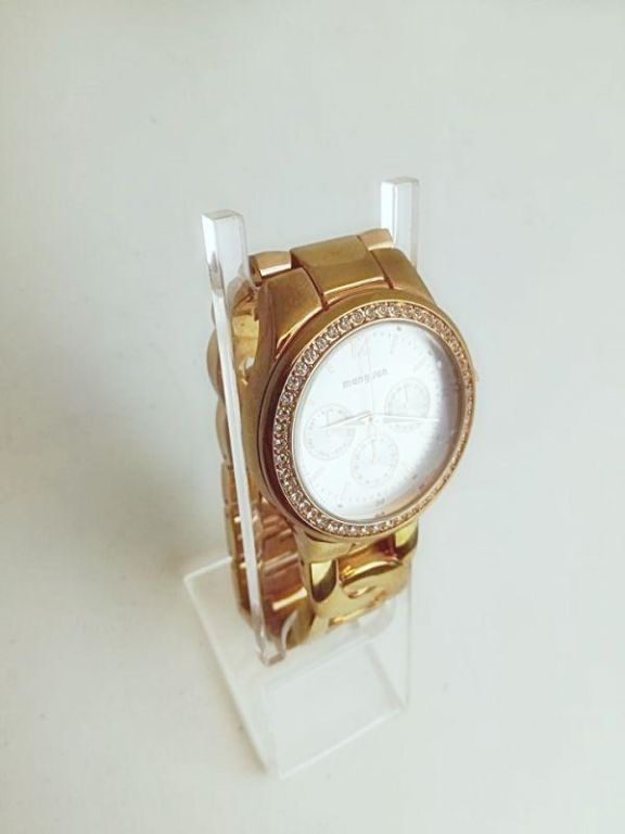 zegarek-manguun-zloty-typ-nareczny