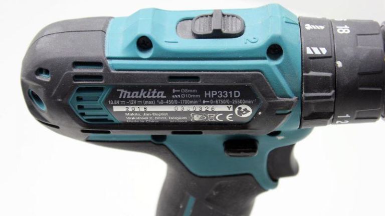 wkretarka-udarowa-makita-hp331d-2-x-aku-walizka-marka-makita