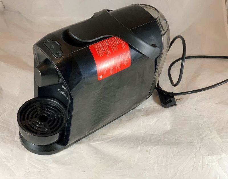 ekspres-tchibo-cafissimo-pure-black-warto-kolor-dominujacy-czarny