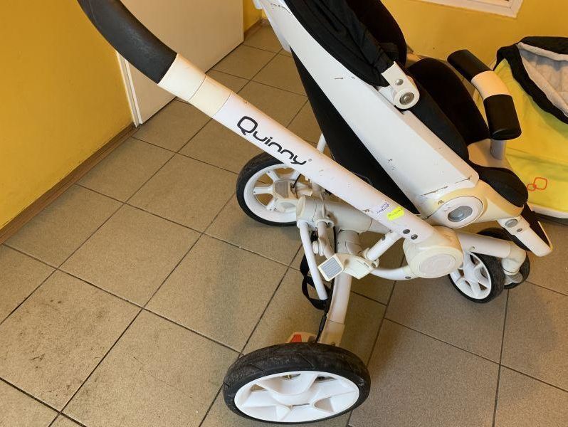 wozek-quinny-moodd-2-w1-elementy-zestawu-spacerowka