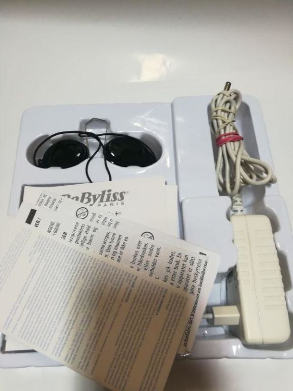 depilator-laserowy-babyliss-homelight-zasilanie-sieciowe