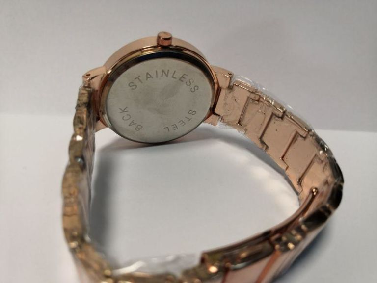 damski-zegarek-blogerek-geneva-heart-rozowy-zk95-stan-uzywany