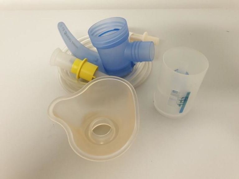 INHALATOR NEBULIZATOR PARI JUNIORBOY SX