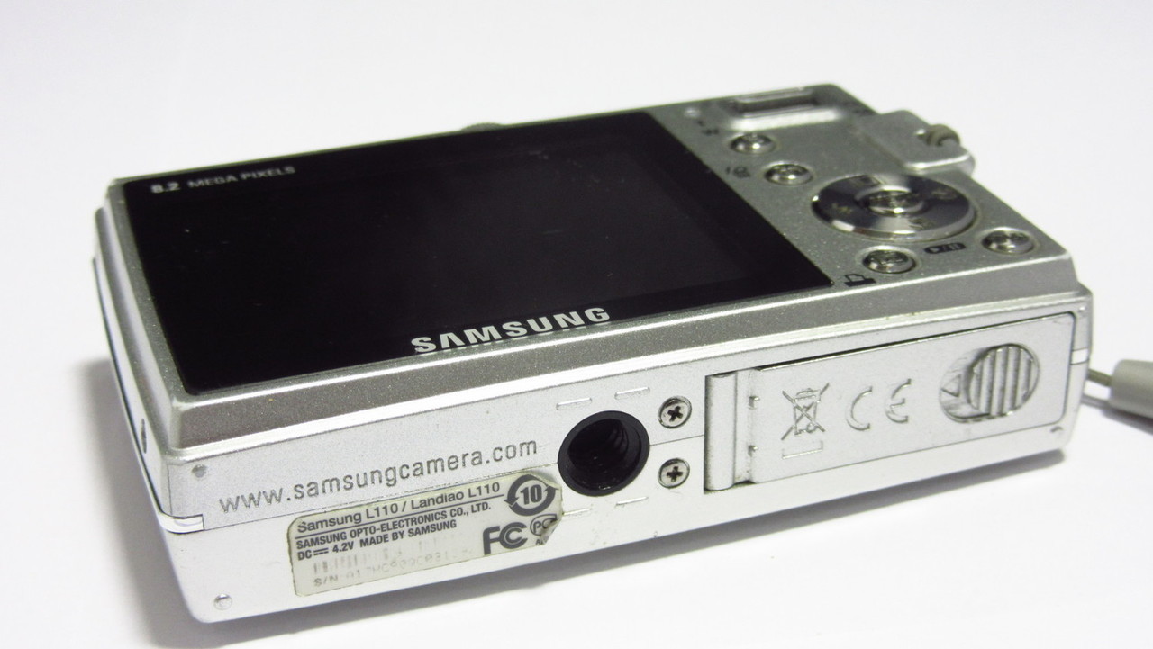 aparat-samsung-l110-etui-at-okazja-kolor-srebrny