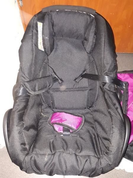 fotelik-samochdoowy-do-10kg-fioletowy-kolor-odcienie-fioletu