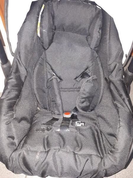 fotelik-samochdoowy-do-10kg-fioletowy-kategoria-wagowa-0-13-kg